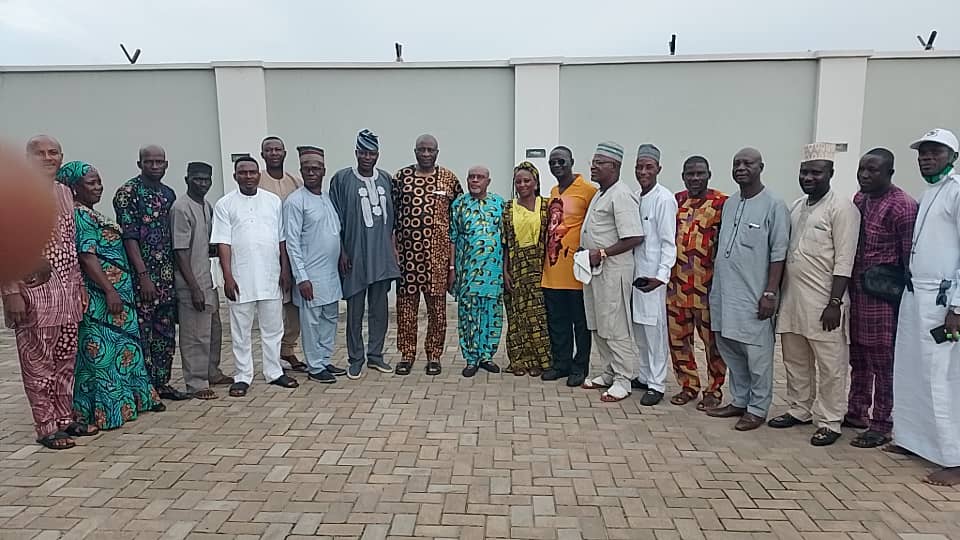 Top PDP/APM Leaders in Ogun East Pay Courtesy Visits to APC Stalwarts Following Defection